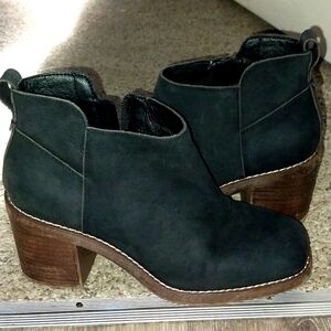 Crown Vintage black leather boots